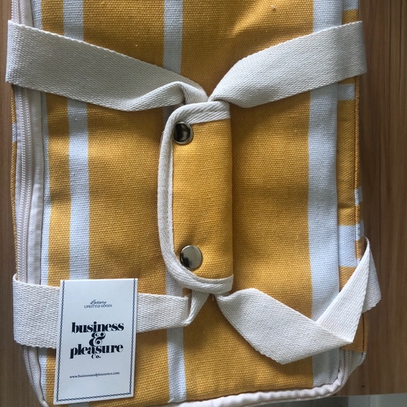 Business and Pleasure Co. Cooler - Picture 1 of 3